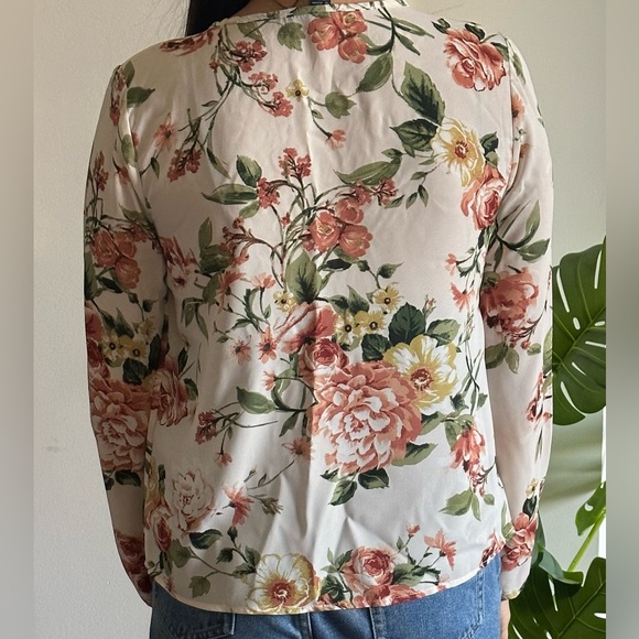 Floral Top - Picture 3 of 3